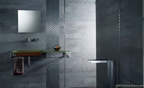 36 Ideas Of Using Metallic Mosaic Tile In A Bathroom 2022