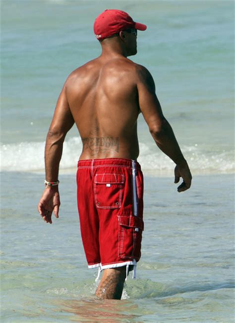 Shemar Moore Show Off His Sculpted Beach Bod Shemar Moore Photo 30738266 Fanpop Page 2