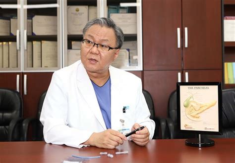 빨간오이는 웹에서 사진 및 영상 등을 수집하고 있으며, 이메일로 게시글 삭제 및 제안사항 등을 전달해 주시면 24시간 내에 회신을 드립니다. "췌장암 씨앗 '만성췌장염'…술이 키웁니다" - 당신의 건강 ...