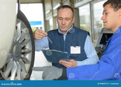 Mechanic Teaching Intern Best Practice Stock Image Image Of Educating