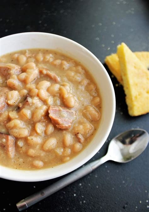 Great northern beans are a staple in soups and stews, and they're the main ingredient in my easy cassoulet. Creamy Great Northern Beans with Ham - My Recipe Reviews