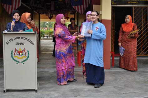 Maybe you would like to learn more about one of these? Ucapan Tahniah Dalam English - Desruma