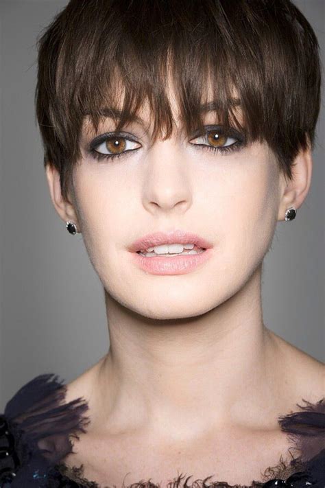 Pin On Anne Hathaway Pixie Styles