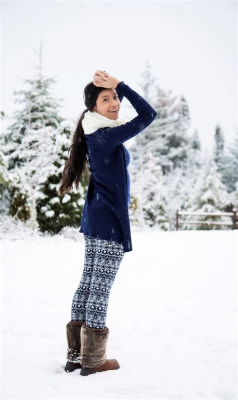 What To Wear In The Snow 40 Warm Snow Outfit Ideas