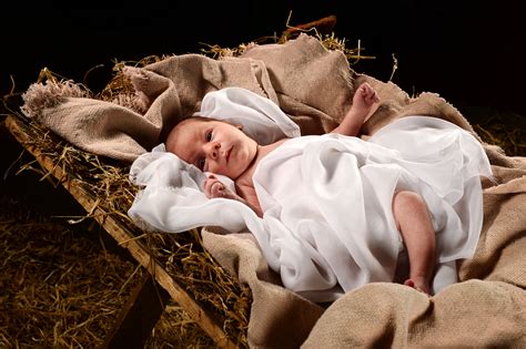 Christmas Pictures Of Jesus In The Manger It Is A Common Saying At
