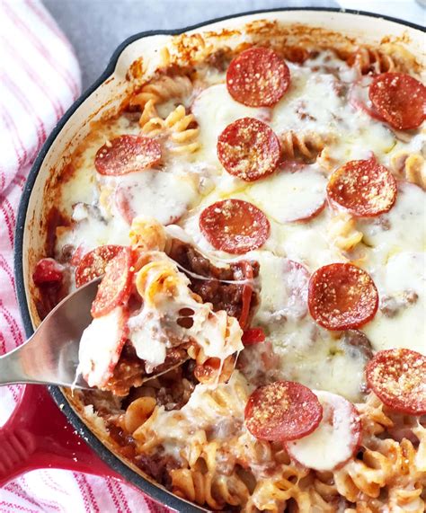 Quick And Delicious Pizza Pasta Bake A Pretty Life In The Suburbs