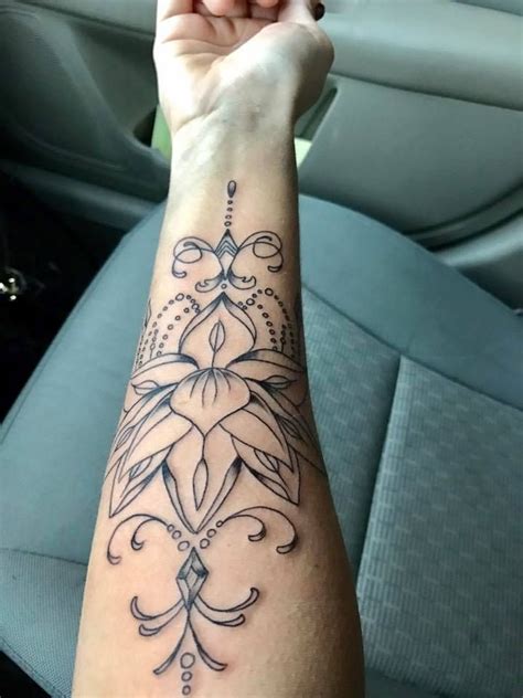 20 Bohemian Tattoos Youll Love Meninas Com Tatuagem Tatuagem Braço