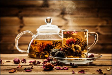 The Pros And Cons Of Drinking Flower Tea