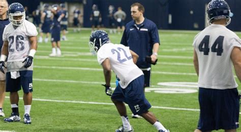 Photosvideo Uconn Football 2014 First Fall Practice Sox And Dawgs