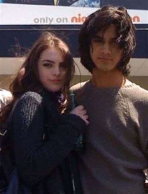 Elizabeth Gillies And Avan Jogia Victorious Cast Icarly And