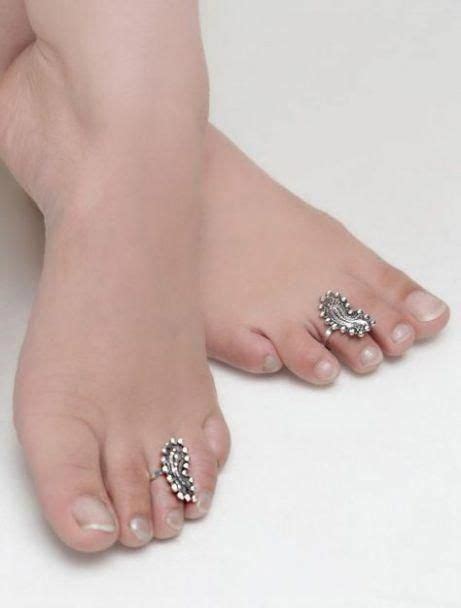 anklet and toe ring ankletandtoeringchain in 2020 toe ring designs toe rings
