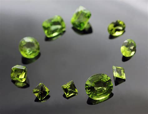 Augusts Birthstone The Pleasing Peridot Julian Stephens