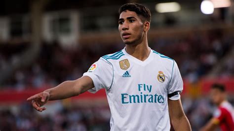 Hakimi starting playing football at club deportivo colonia ofigevi, in the neighbourhood of el bercial in achraf played and was snapped up, straight away. Mercato : Le Real Madrid prête Achraf Hakimi au Borussia ...