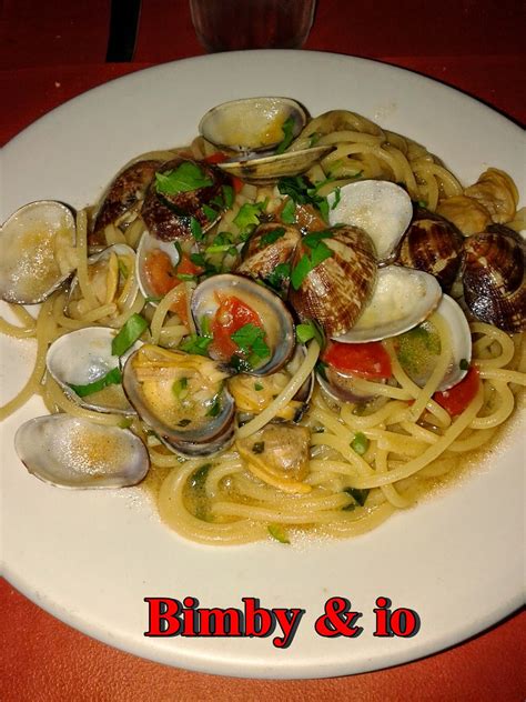 This recipe for spaghetti alle vongole in bianco is adapted from www. Le ricette di Valentina e Bimby: SPAGHETTI ALLE VONGOLE VERACI