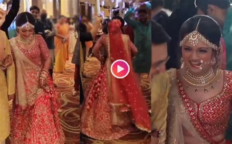شادی کی تقریب میں دلہن کی رقص کرتے انٹری؛دولہا حیران؛ ویڈیو دیکھیں