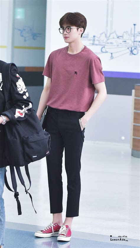 kpop male airport fashion