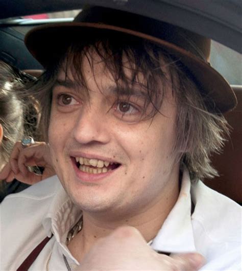 Anyway pete doherty, the lead singer of babyshambles and kate moss' on and off boyfriend, was on an pete rarely brushes his teeth and suffers from bad halitosis. Oh my! Pete Doherty kicked out of rehab for being a hawt mess.