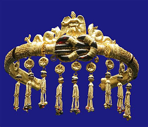 File:Ancient Greek jewelry Pontika (Ukraina) 300 bC.jpg - Wikipedia