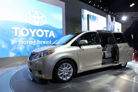 Toyota Sienna Iii 2010 2017 Specs And Technical Data Fuel