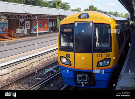 West Croydon Overground Train Hi Res Stock Photography And Images Alamy