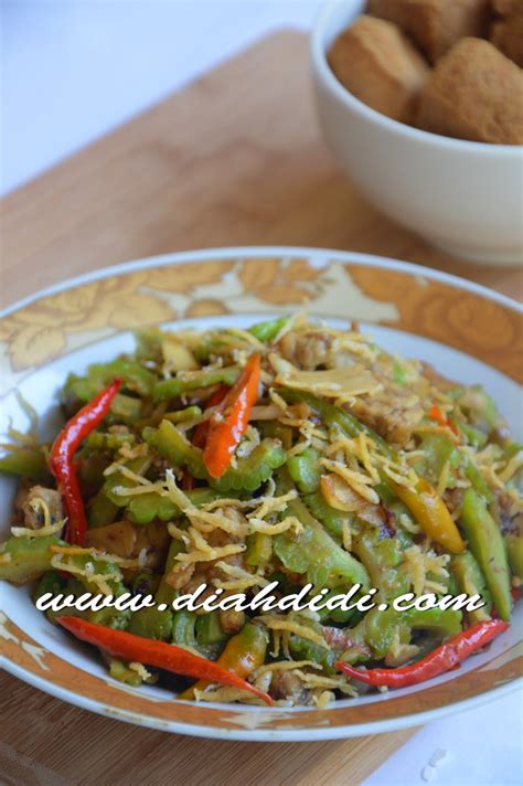 Resep tumis pare agar tidak pahit. Tumis Pare Pedas - Berikut ini resep praktis olahan tumis ...