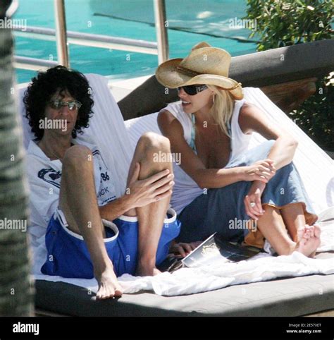Exclusive Newly Engaged Howard Stern And Fiancee Beth Ostrosky Relax