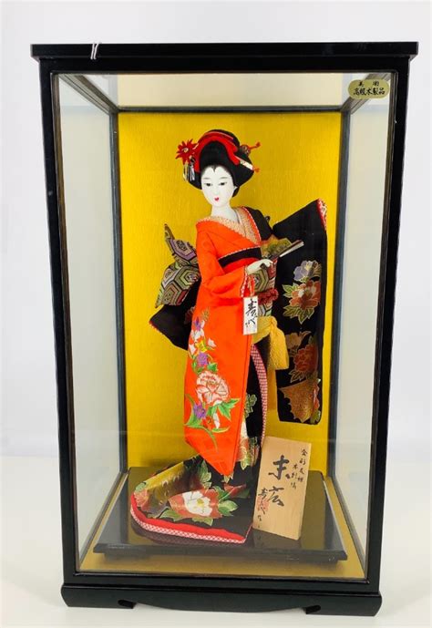Lot 17 Japanese Geisha Doll In Display Case 21 X 12½ X 11