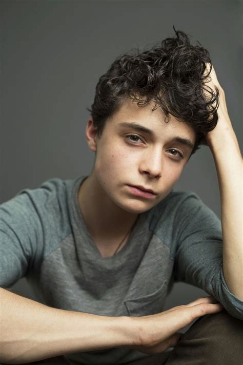 His latest involvement is on a historical drama called 'anne with an e'. Pin de Papita 2414 em Lucas Jade Zumann em 2019 | Amor da ...
