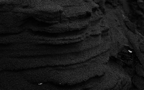 Download Wallpaper 3840x2400 Sand Black Grains Dark