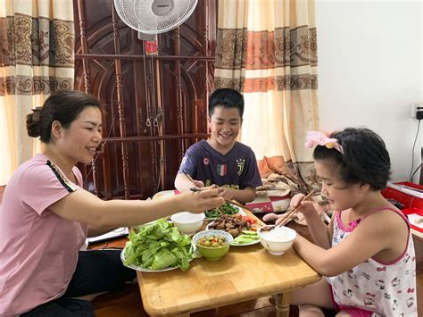 Chia Sẻ 81 ảnh ăn Cơm Gia đình Cảm động Nhất Sai Gon English Center
