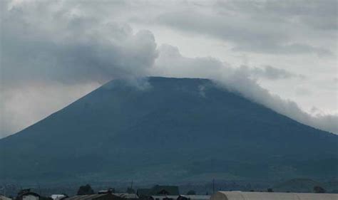 Une Vue Du Volcan Le Nyiragongo Goma Nord Kivu Janvier Flickr