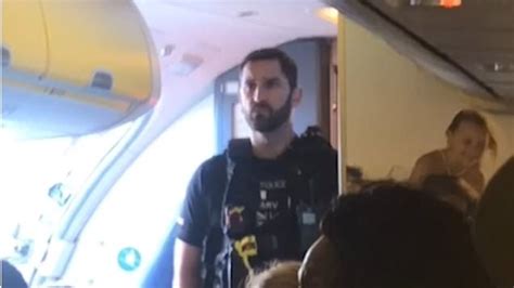 Watch Armed Police Board Ryanair Plane After Mid Air Fight Metro Video