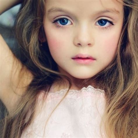 俄罗斯9岁小萝莉成国际超模 被誉世界最美少女 18 中国日报网