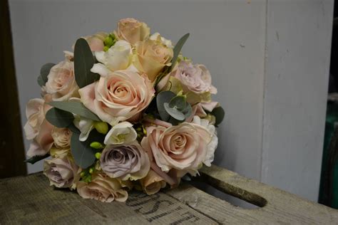 Sweet Avalanche Upper Secret And Silvery Roses Blooms Florist