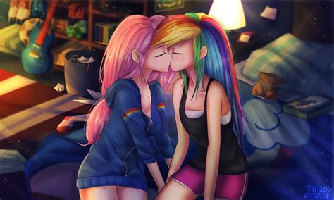 Rainbow dash had been hitting the cider hard and decided to text fluttershy. Fluttershy+RainbowDash kissing | Fluttershy, Rainbow dash ...