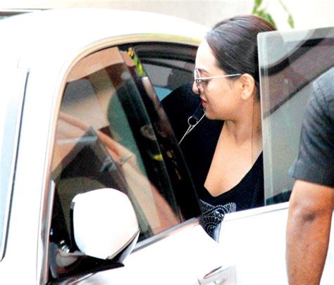Sonakshi Sinha Skips Justin Biebers Mumbai Concert And Was Spotted At