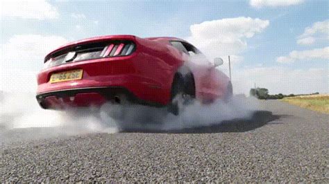 Ear Destroying Ford Mustang Burnout