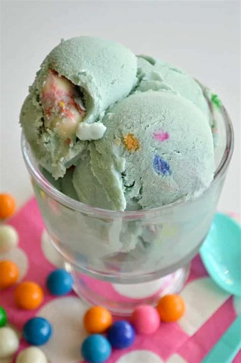 Homemade Bubblegum Ice Cream