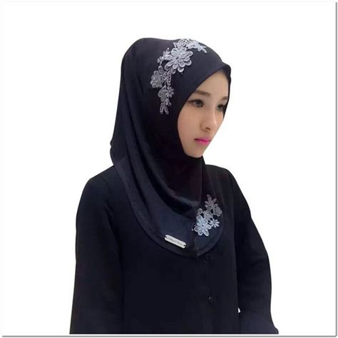 1,592 likes · 5 talking about this. 5 Contoh Model Hijab Dengan Renda Bordir Tempel Cantik dan ...