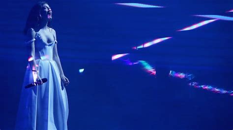 'melodrama retains all the entertainment weekly: Lorde Announces Melodrama Vinyl | Pitchfork