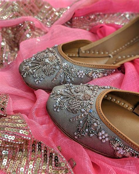 Pin By Sultana Perbeen On Footwear Indian Shoes Indian Wedding Shoes