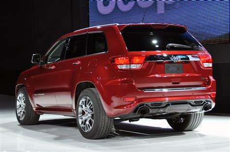 All dimensions are measured at curb weight with standard tires and wheels. New York 2011: 2012 Jeep Grand Cherokee SRT8 ...