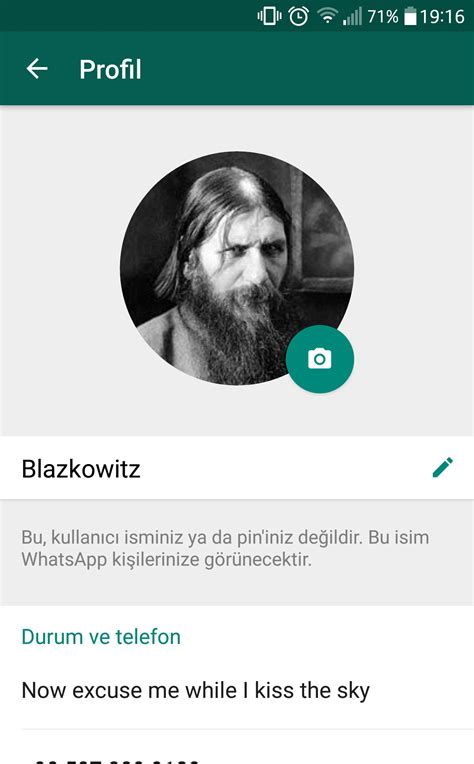 Sadece eğlence için değil aynı zamanda güncel olayları da bu platformlardan öğreniyoruz. yazarların whatsapp profil resimleri - uludağ sözlük