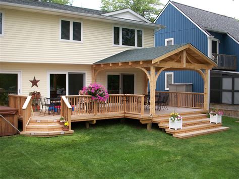 Custom deck design tools are a great way to get started on planning your deck project and even to work out the finer details around what materials you need to buy. Custom Decks - Living Construction
