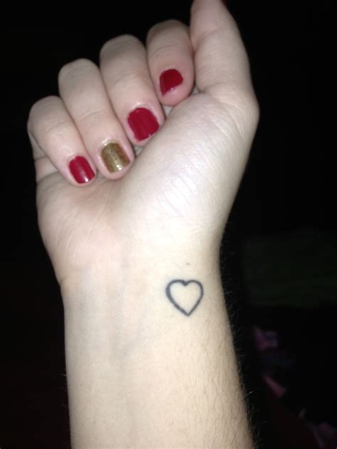 29 Famous Simple Heart Tattoo On Wrist