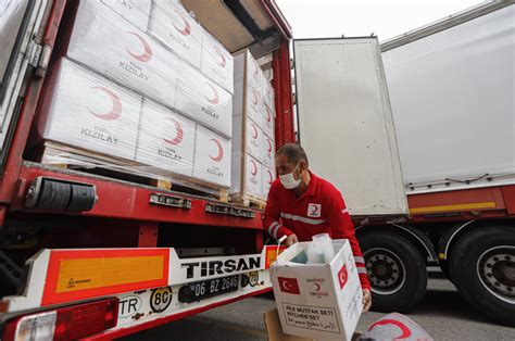 Kalau tidak, sekadar rutin donor darah saja sudah sangat berarti. Bulan Sabit Merah Turki Mengirimkan Sejumlah Truk Bantuan ...