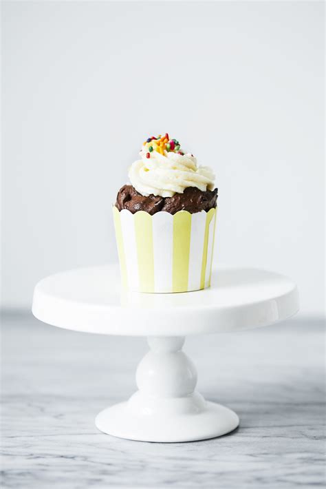 I dove head first into gluten free baking this year, and that's led to a lot of requests for dairy free recipes. Gluten and Dairy Free Chocolate Cupcakes | Modern Wifestyle