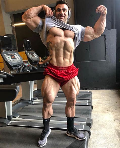 Pin By Sorn Puangsuntorn On นักกล้าม Big Muscle Men Bodybuilding Workouts Gym Guys