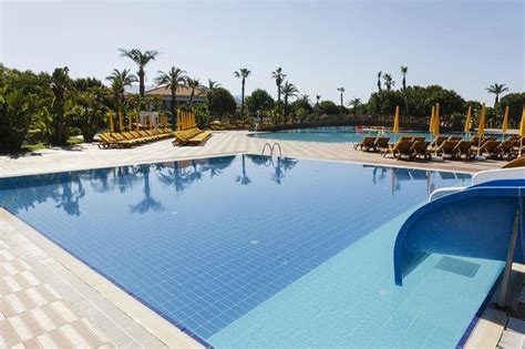 Ve ayrica kumlucadan sonraki yollar berbat, hatta ötesi. Sah Inn Paradise: Bewertungen, Fotos & Preisvergleich ...