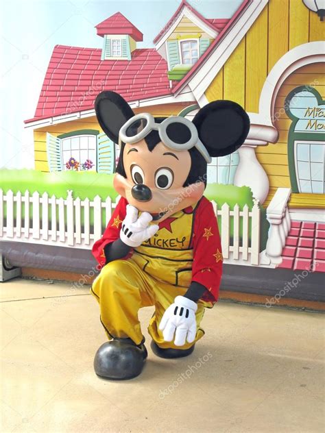Mickey Mouse Stock Editorial Photo © Quackersnaps 84164664